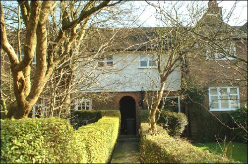 106 Erskine Hill
